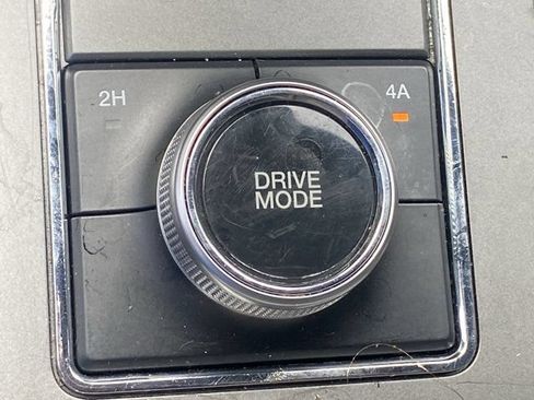 Used 2019 Ford Expedition XLT w/ Equipment Group 202A AWD/4WD image 27
