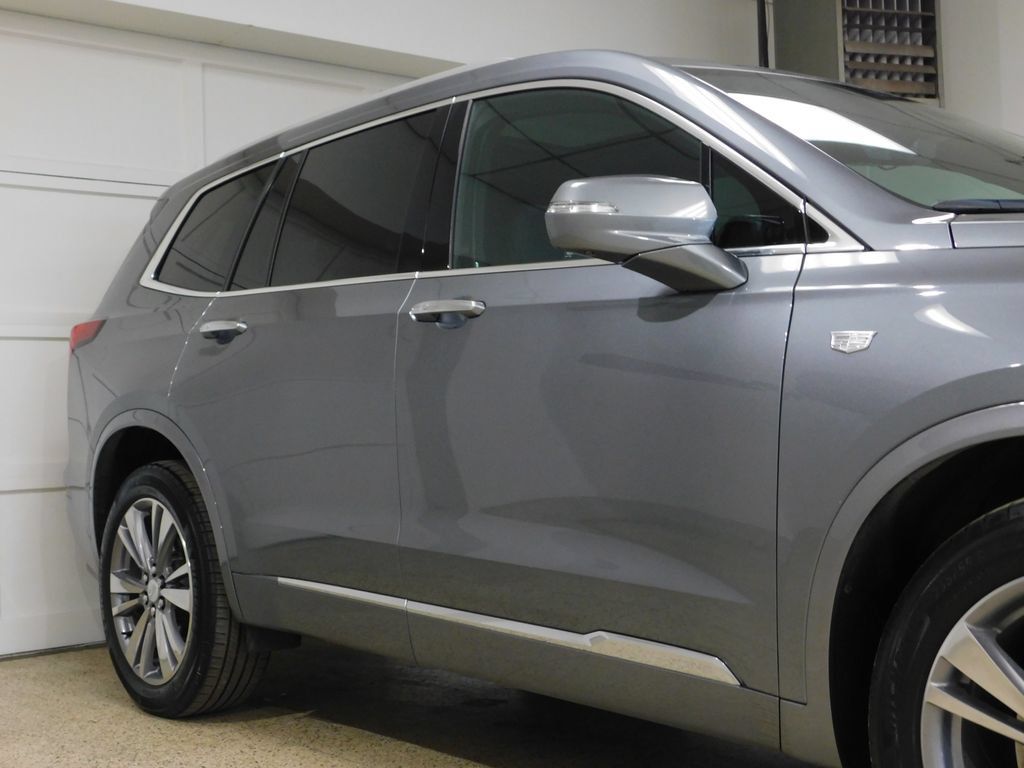 Used 2022 Cadillac XT6 Premium Luxury w/ Technology Package AWD/4WD image 9