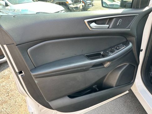 Used 2016 Ford Edge SEL w/ Equipment Group 201A AWD/4WD image 10