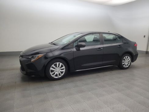 Used 2020 Toyota Corolla LE w/ Carpet Mat Package (TMS) FWD image 2