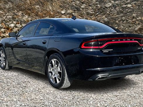 Used 2017 Dodge Charger SXT image 11