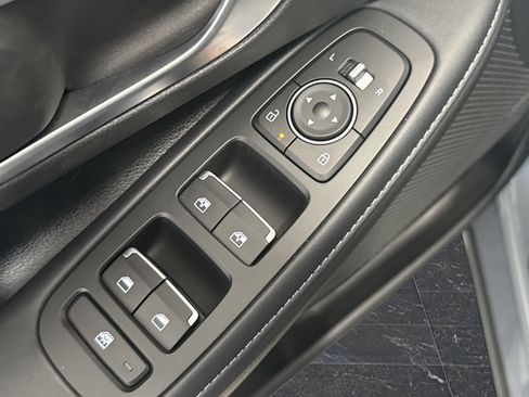 Used 2025 Hyundai Sonata Limited FWD image 31