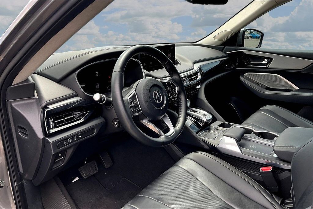 Used 2023 Acura MDX w/ Technology Package FWD image 17