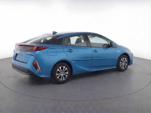 Used 2022 Toyota Prius Prime LE image 5