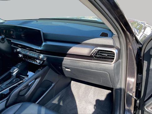 Used 2025 Kia Telluride S FWD image 18