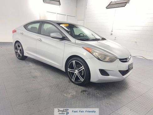 Used 2013 Hyundai Elantra GLS FWD image 3