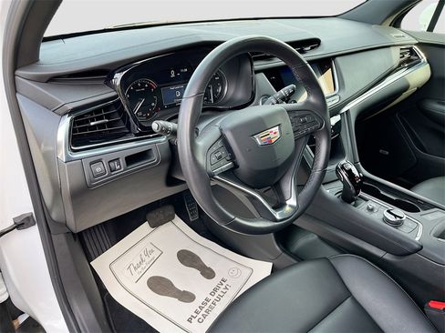 Certified 2024 Cadillac XT6 Luxury w/ LPO, Floor Liner Package image 8