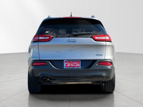 Used 2018 Jeep Cherokee Latitude Plus image 5