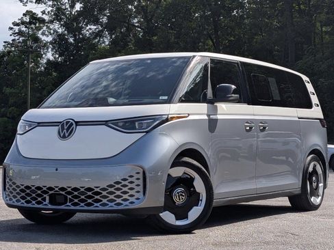 Used 2025 Volkswagen ID. Buzz Pro S Plus RWD image 9