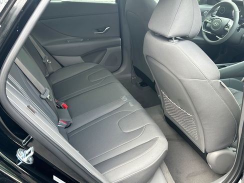 Used 2025 Hyundai Elantra SEL image 15