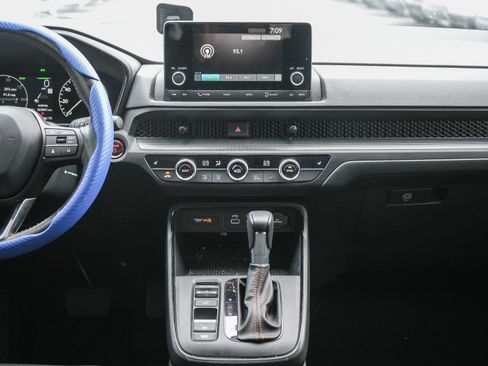 Used 2025 Honda CR-V Sport image 12
