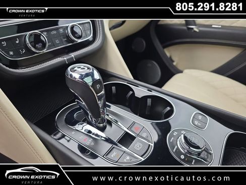 Used 2017 Bentley Bentayga image 28