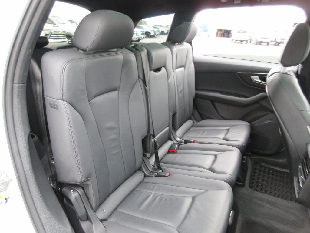 Used 2023 Audi Q7 3.0T Premium w/ Convenience Package AWD/4WD image 25