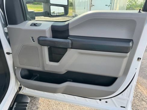 Used 2017 Ford F550 4x4 Regular Cab Super Duty image 20