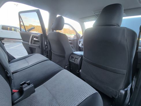 Used 2018 Toyota 4Runner SR5 image 45