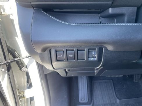 Used 2025 Subaru Ascent Limited w/ Popular Package #1 AWD/4WD image 19