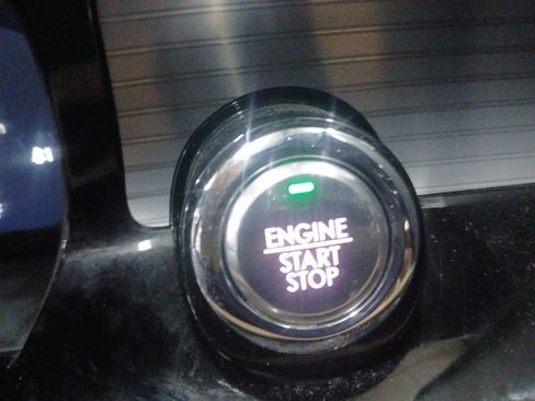 Used 2021 Lincoln Corsair Reserve image 13