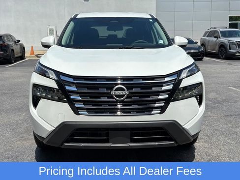 Used 2025 Nissan Rogue SV AWD/4WD image 4