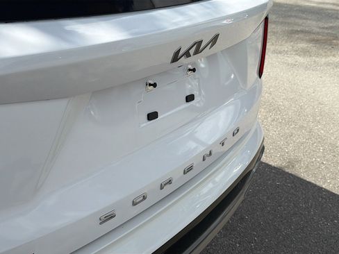 Used 2022 Kia Sorento SX image 11