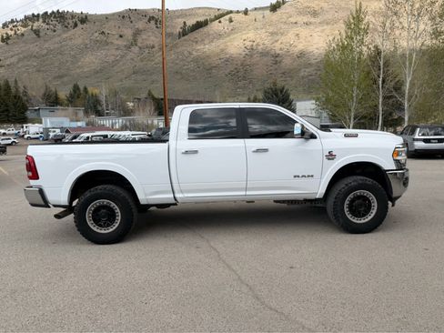 Used 2022 RAM 2500 Laramie AWD/4WD image 9