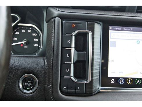 Used 2021 GMC Yukon Denali w/ Denali Premium Package image 25