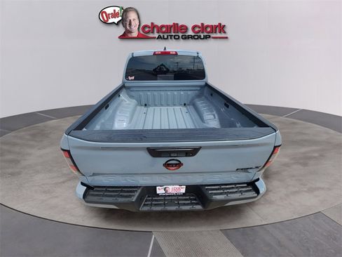 Used 2024 Nissan Frontier Pro-X image 5