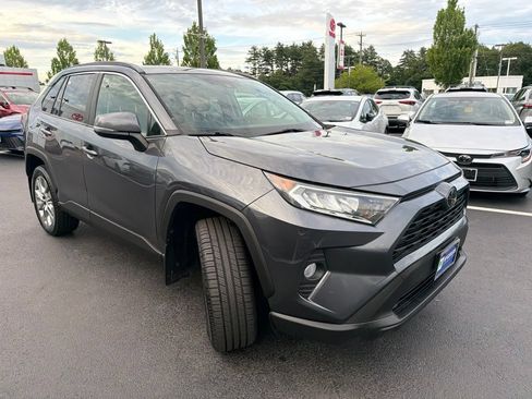 Used 2019 Toyota RAV4 XLE Premium w/ Cold Weather Package AWD/4WD image 3