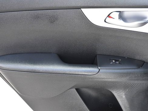 Used 2024 Kia Forte LXS image 11