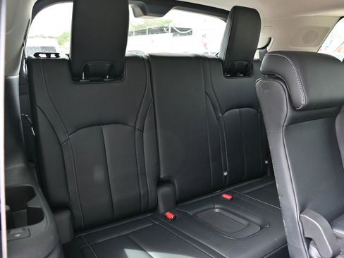 Used 2023 INFINITI QX60 Sensory w/ Vision Package FWD image 17