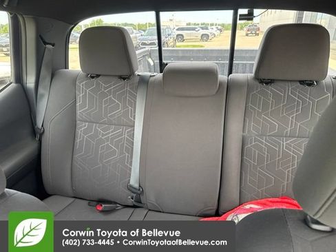 Used 2017 Toyota Tacoma TRD Off-Road w/ Tow Package (A/T) AWD/4WD image 24
