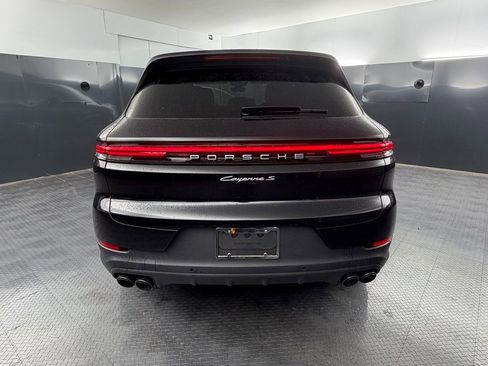 Certified 2025 Porsche Cayenne S AWD/4WD image 6