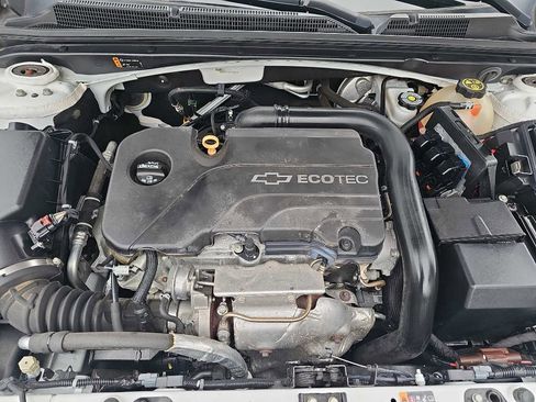 Used 2017 Chevrolet Malibu LT image 68