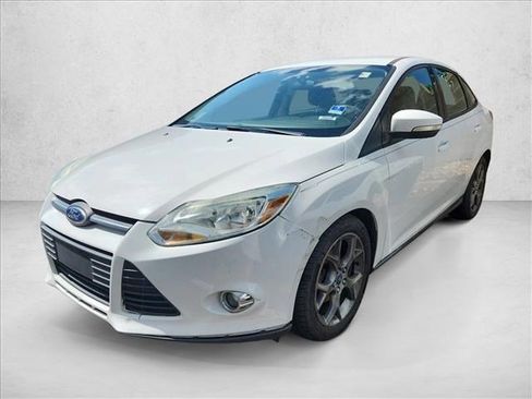 Used 2013 Ford Focus SE FWD image 1