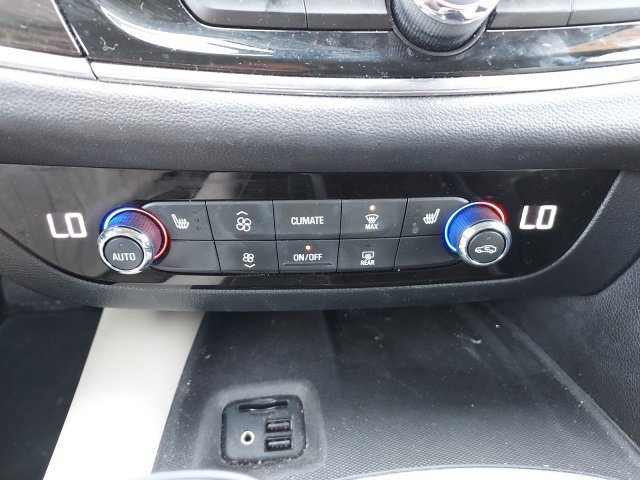 Used 2020 Buick Enclave Essence FWD image 15