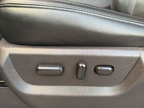 Used 2016 Ford F450 Platinum w/ FX4 Off Road Package image 31