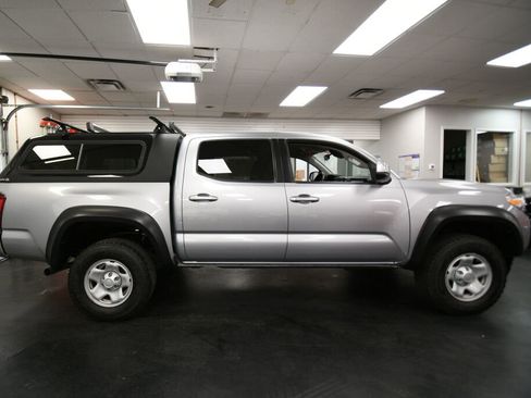 Certified 2019 Toyota Tacoma SR image 8