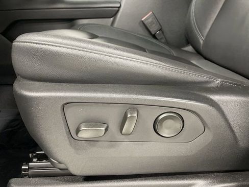 Used 2024 Chevrolet Suburban LT image 12