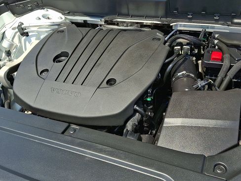 Certified 2024 Volvo XC90 B5 Core w/ Protection Package Premier image 27