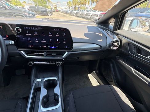 Used 2026 Chevrolet Equinox EV LT FWD image 17
