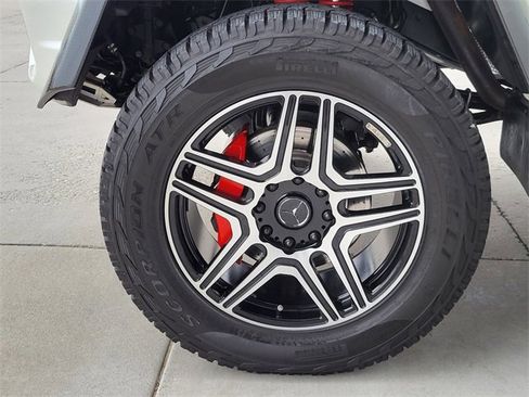 Used 2017 Mercedes-Benz G 550 Squared image 8