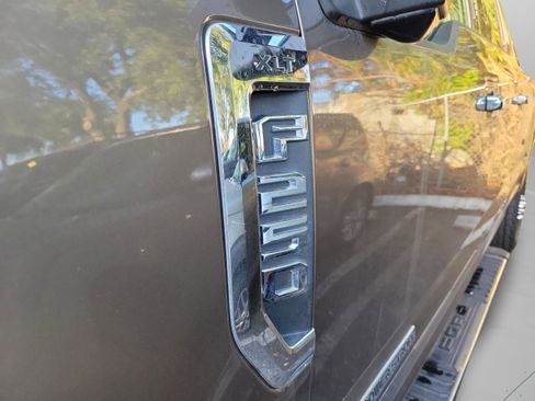 Used 2022 Ford F250 XLT w/ XLT Premium Package AWD/4WD image 27