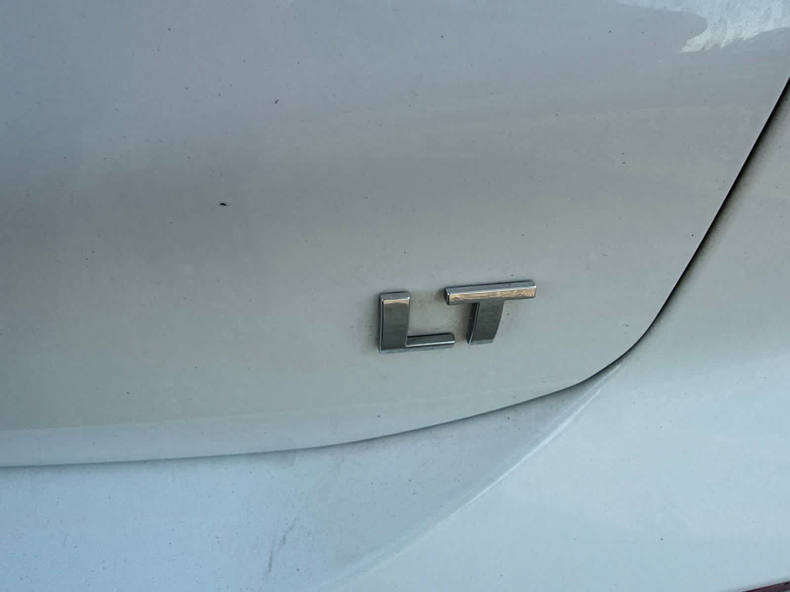 Used 2018 Chevrolet Equinox LT FWD image 16