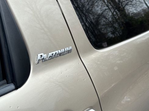 Used 2008 Toyota Sequoia Platinum image 39