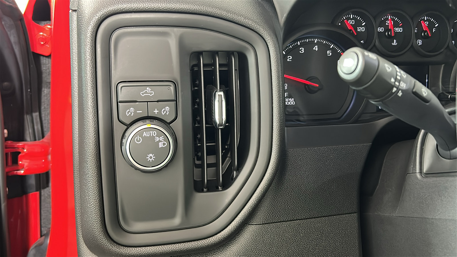 Used 2026 Chevrolet Silverado 1500 Custom w/ Turbomax Blackout Package RWD image 24
