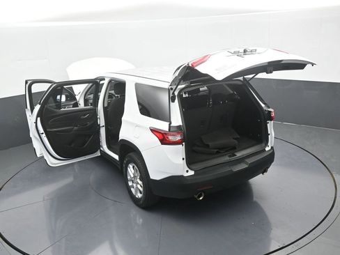Used 2021 Chevrolet Traverse LS image 62
