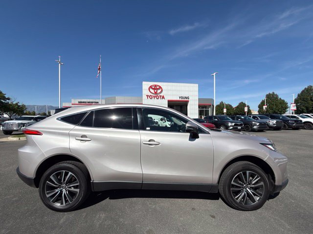 Used 2024 Toyota Venza LE AWD/4WD image 3