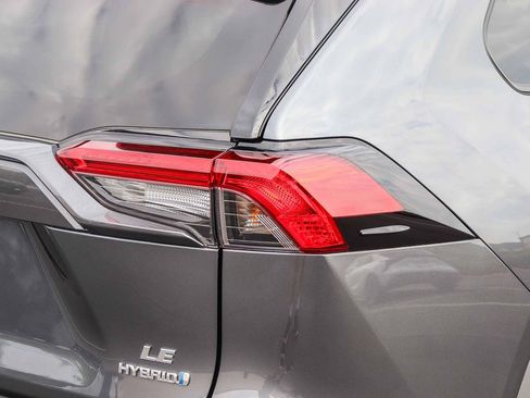 Certified 2024 Toyota RAV4 LE AWD/4WD image 8
