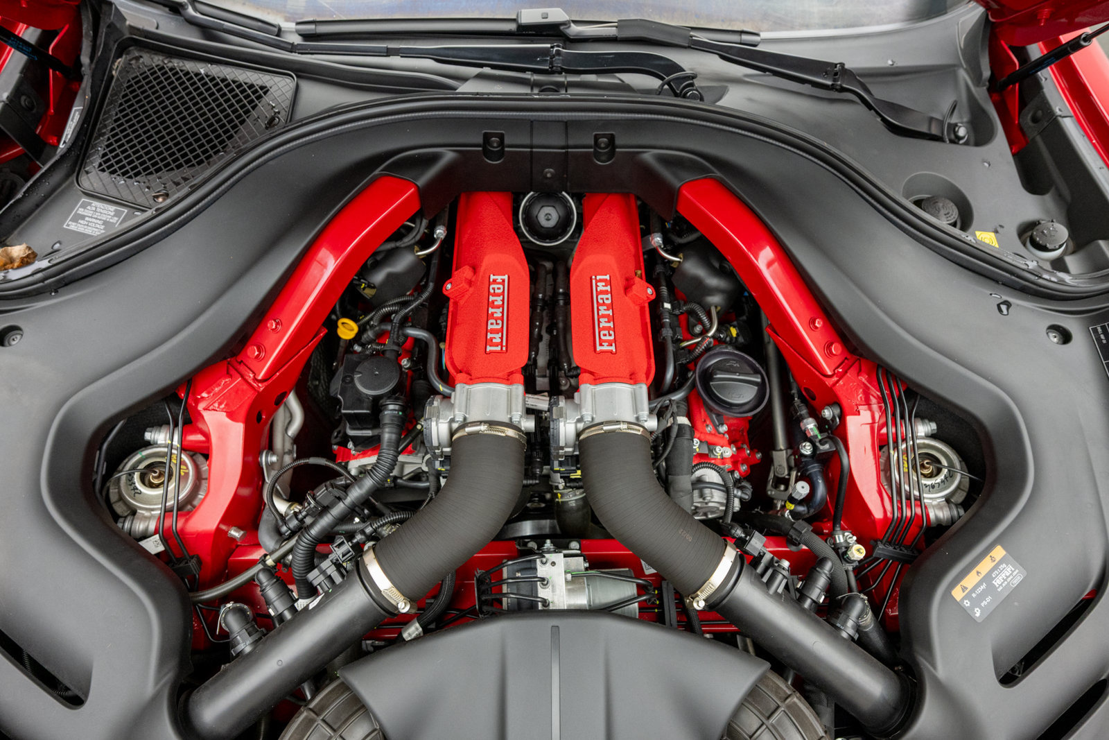 Used 2022 Ferrari Roma RWD image 44