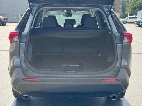 Used 2025 Toyota RAV4 XLE AWD/4WD image 5