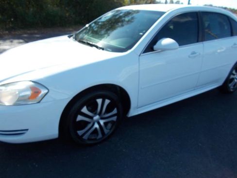 Used 2011 Chevrolet Impala LS image 7